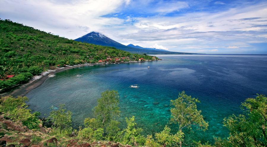 Spot Snorkeling di Pantai Jemeluk Bay Karangasem Bali