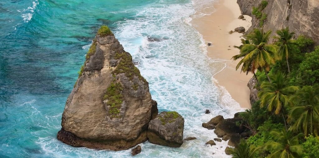 Suwehan Beach Nusa Penida Bali