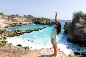 Blue Lagoon Cliff Jump Nusa Penida Bali. Photo by Instagram | @mio__yamaha